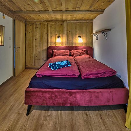 Uelis-Stoeckli-Gaestezimmer Auf Bauernhof Mit Billiard Und Alpakatrekking Meikirch Dış mekan fotoğraf