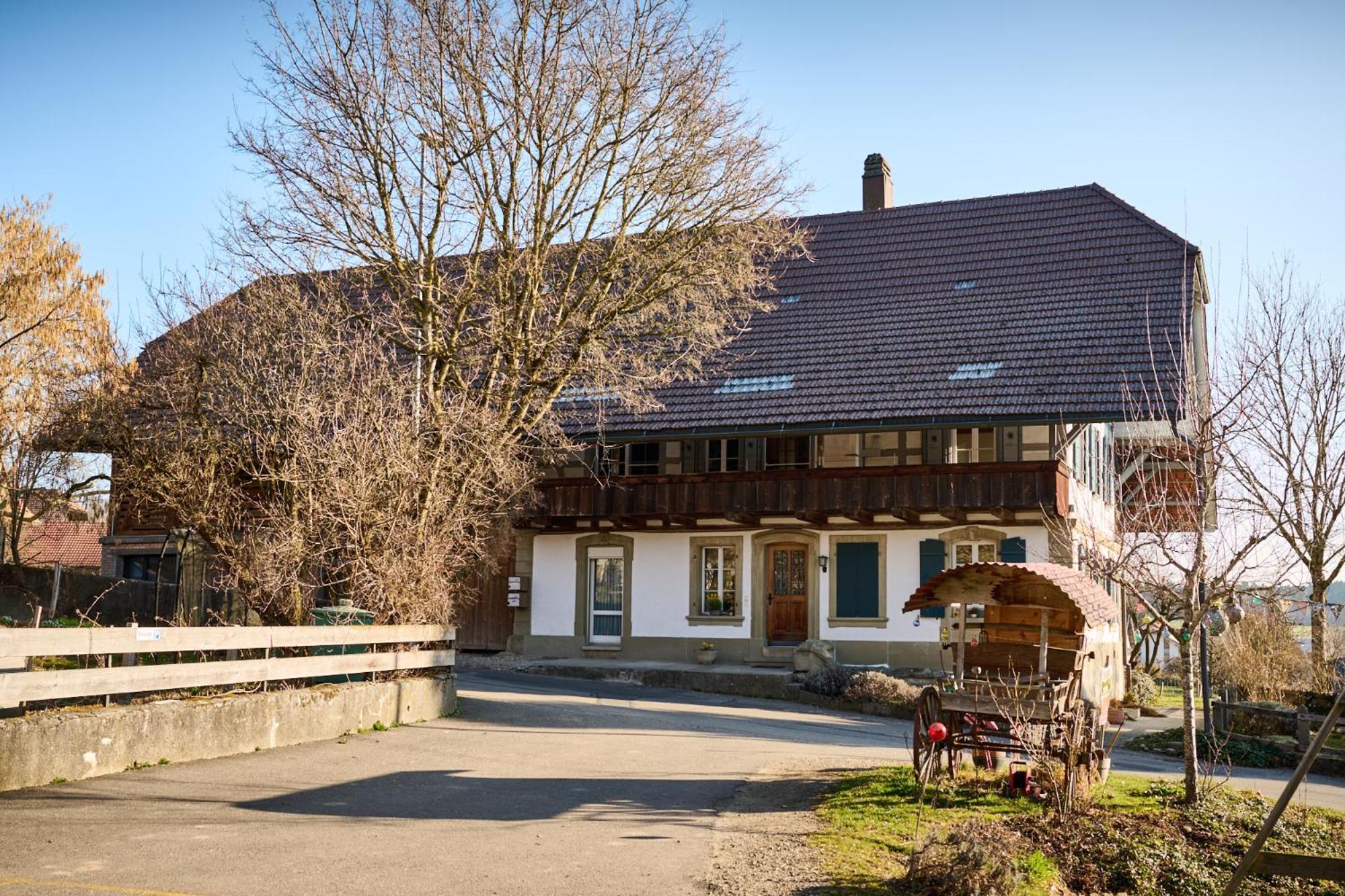 Uelis-Stoeckli-Gaestezimmer Auf Bauernhof Mit Billiard Und Alpakatrekking Meikirch Dış mekan fotoğraf