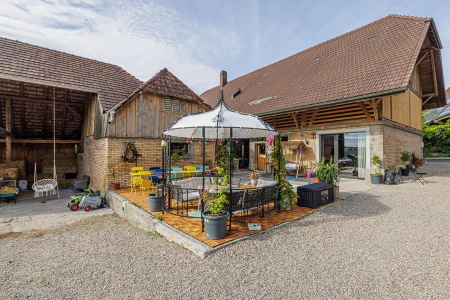 Uelis-Stoeckli-Gaestezimmer Auf Bauernhof Mit Billiard Und Alpakatrekking Meikirch Dış mekan fotoğraf